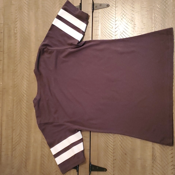 🦋5/$15 Hogwarts T-Shirt Med. - Picture 6 of 6